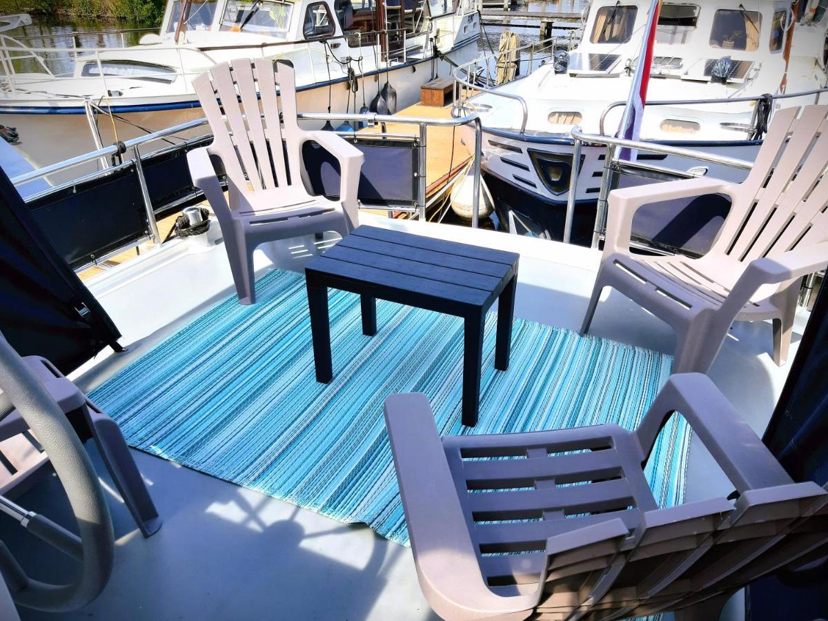 Motor Yacht Amazone Hotell Amsterdam Exteriör bild