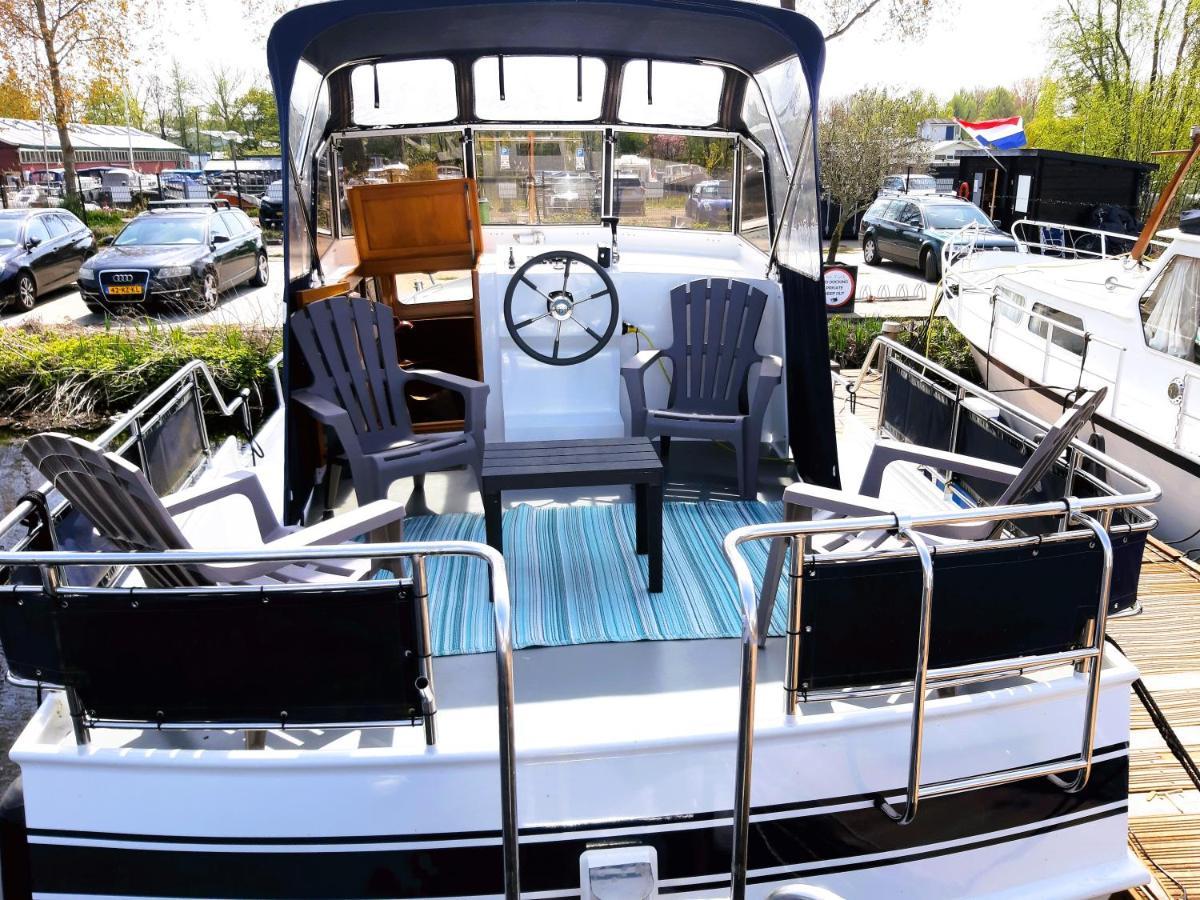 Motor Yacht Amazone Hotell Amsterdam Exteriör bild