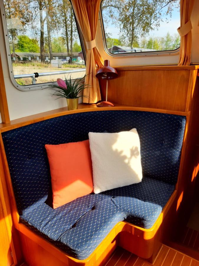 Motor Yacht Amazone Hotell Amsterdam Exteriör bild